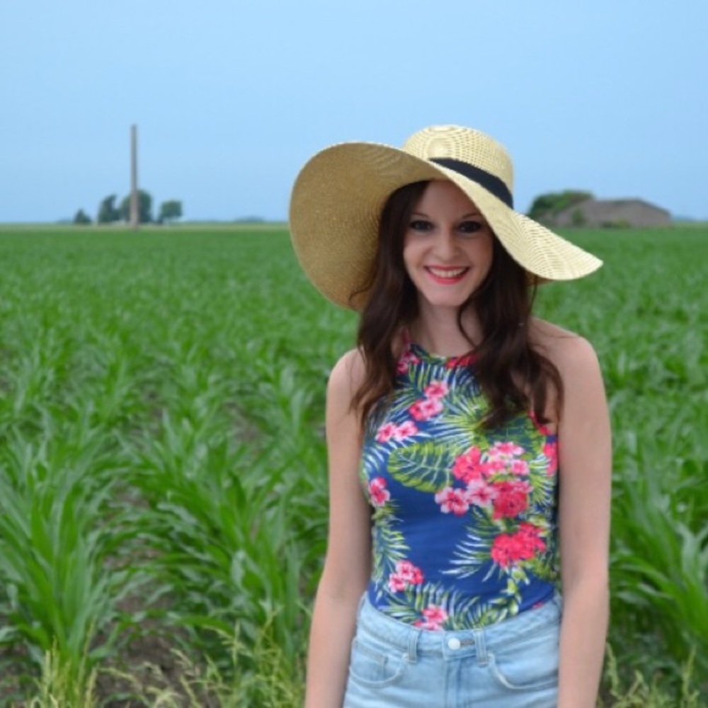 Meet your Posher, Courtney